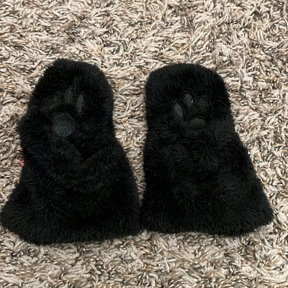 Black Soft magnetic me baby booties - Picture 1 of 5